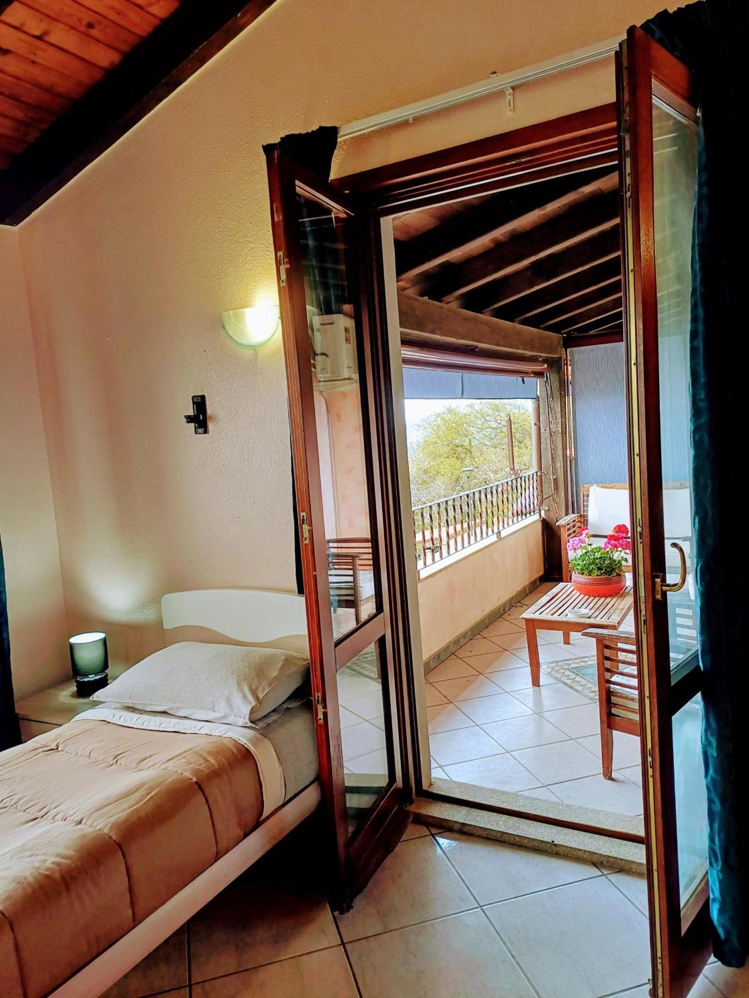 Monti E Mare Bed & Breakfast Lanusei Bagian luar foto